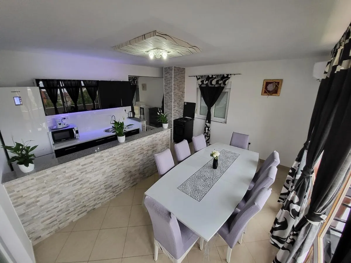 Melani Appartement Bibinje