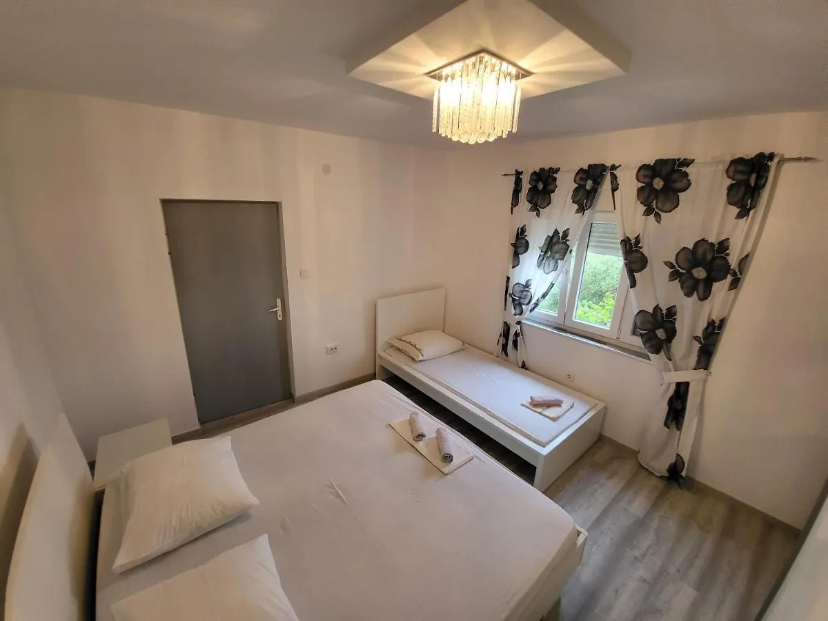 Melani Appartement Bibinje