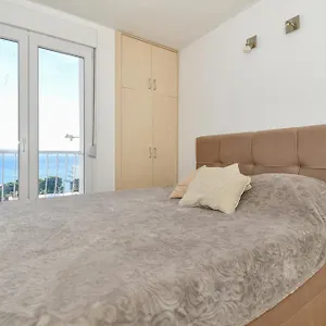 Trstenik Beach Apartment Apartament Split